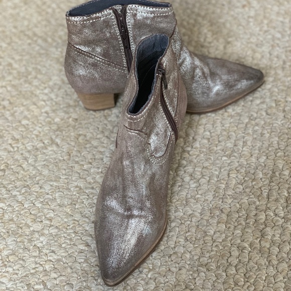 Silver Metallic silver cowboy style booties - Picture 3 of 5
